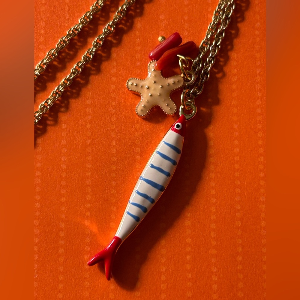 NWOT Necklace enamel striped Minnow, Starfish, branch Coral  charms, Goldtone